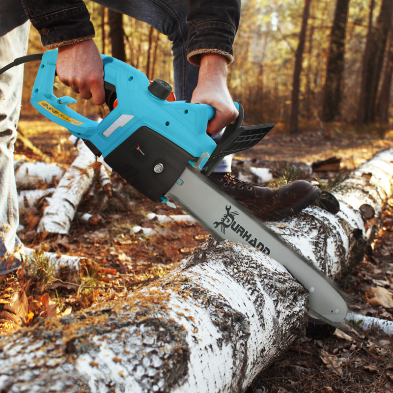 Powerful Chainsaw - Durable, User-friendly, Versatile For Garden & Woodland Tasks